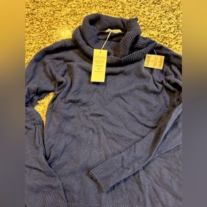 Cashmere blue turtle neck sweater blue S